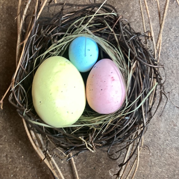 Easter Decor 🐣 - Picture 4 of 5